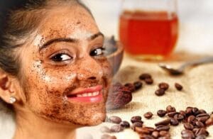 Skin lightening mask with coffee